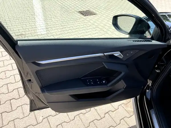 AUDI A3 SPORTBACK (10/29)