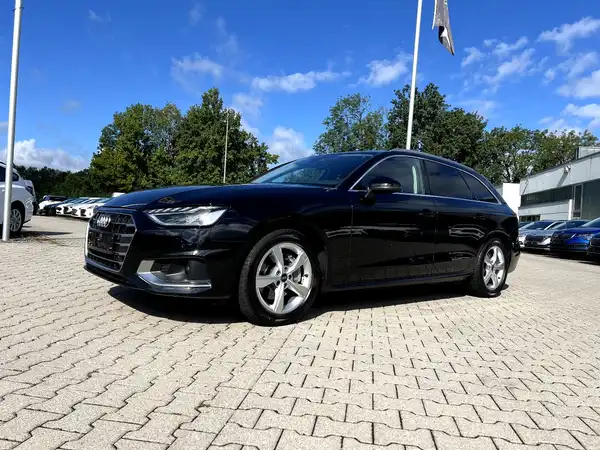 AUDI A4 AVANT (1/28)