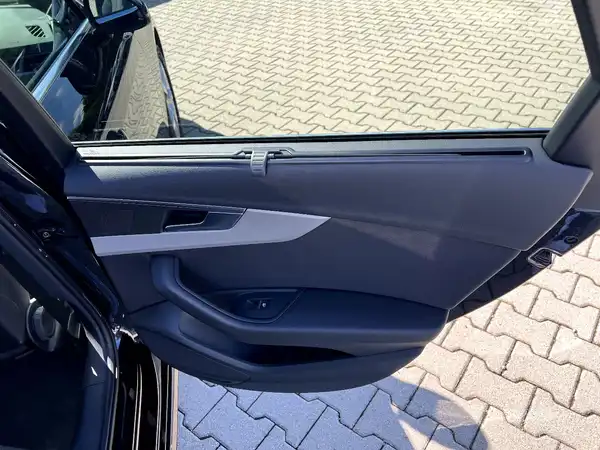 AUDI A4 AVANT (14/28)