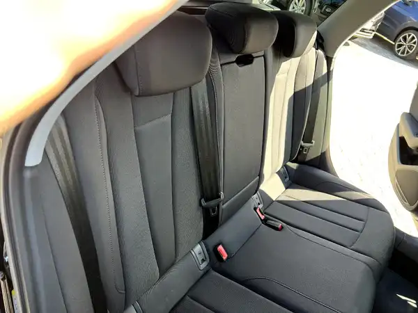 AUDI A4 AVANT (17/28)