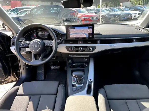 AUDI A4 AVANT (19/28)