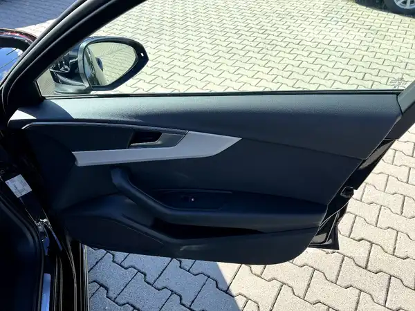 AUDI A4 AVANT (21/28)