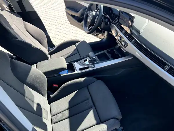 AUDI A4 AVANT (22/28)