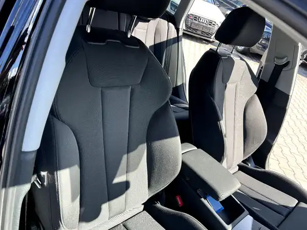 AUDI A4 AVANT (23/28)