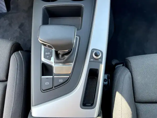 AUDI A4 AVANT (24/28)