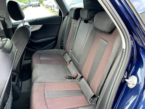 AUDI A4 AVANT (13/27)