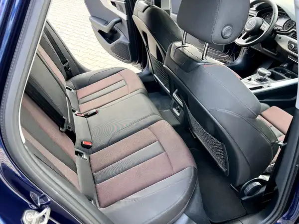 AUDI A4 AVANT (15/27)
