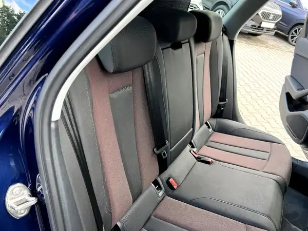 AUDI A4 AVANT (16/27)