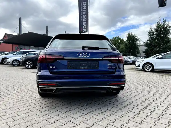 AUDI A4 AVANT (3/27)