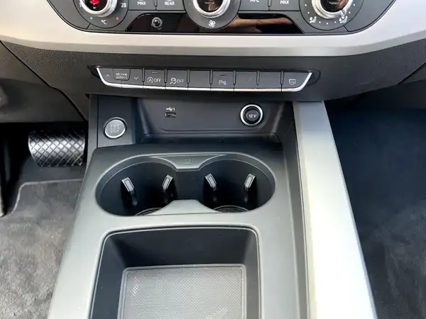 AUDI A4 AVANT (23/27)