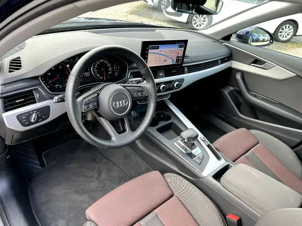 AUDI A4 AVANT (8/27)
