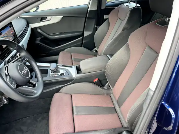 AUDI A4 AVANT (9/27)