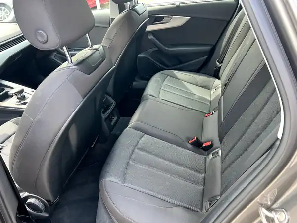 AUDI A4 AVANT (11/27)