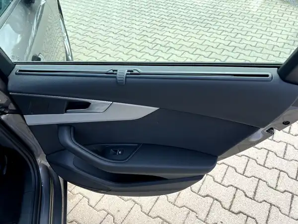 AUDI A4 AVANT (14/27)