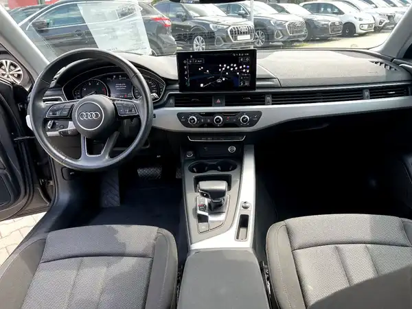 AUDI A4 AVANT (17/27)