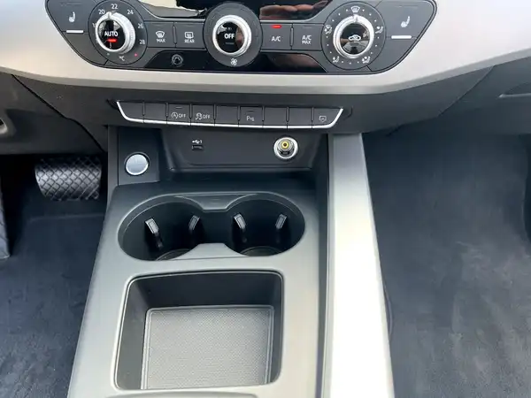 AUDI A4 AVANT (23/27)