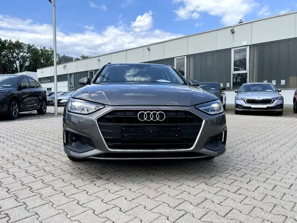 AUDI A4 AVANT (6/27)