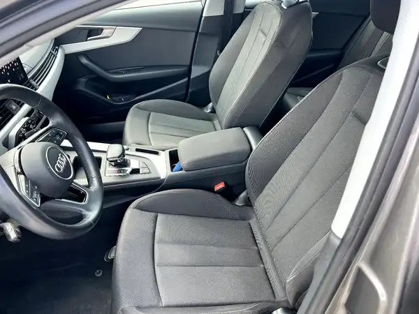 AUDI A4 AVANT (8/27)