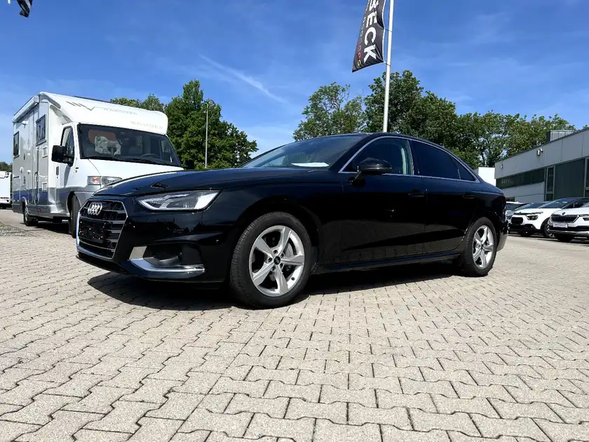 AUDI A4 (1/28)