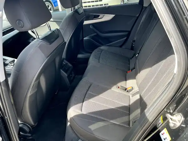 AUDI A4 (12/28)