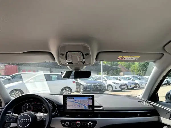 AUDI A4 (19/28)