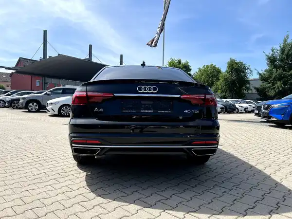 AUDI A4 (3/28)
