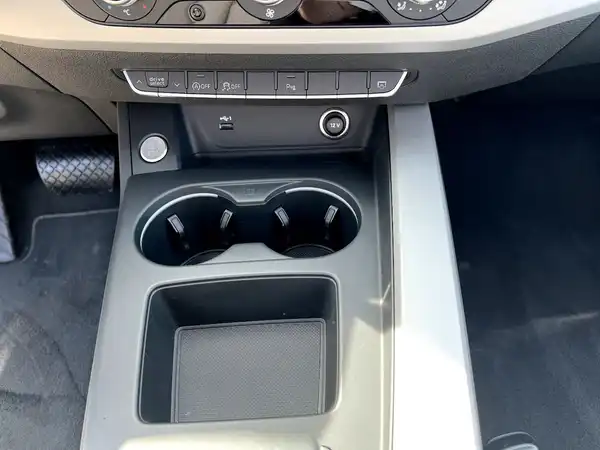 AUDI A4 (24/28)