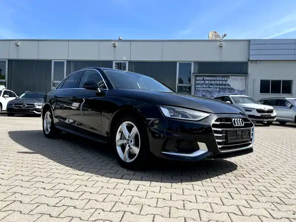 AUDI A4 (5/28)