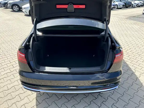 AUDI A4 (7/28)