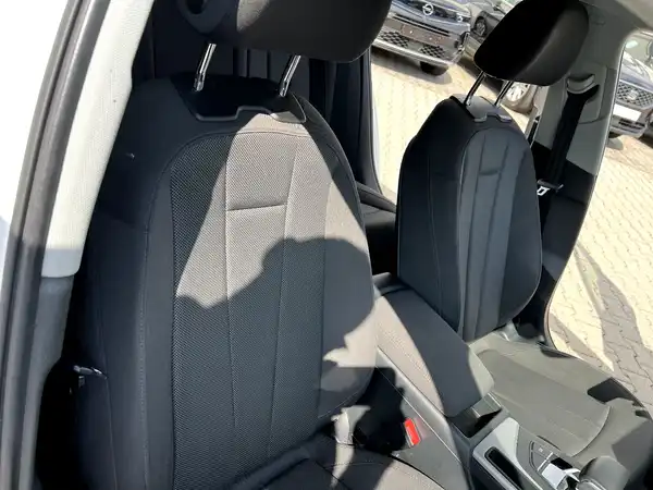 AUDI A4 AVANT (22/27)