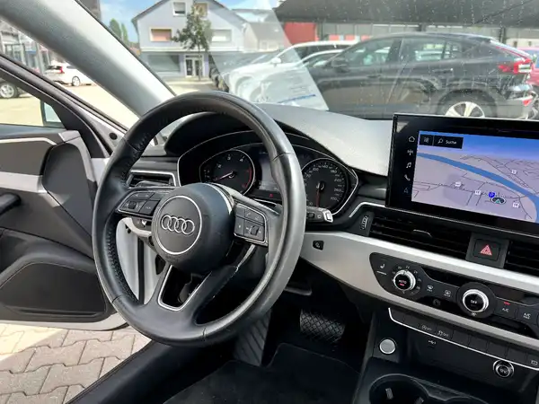 AUDI A4 AVANT (26/27)