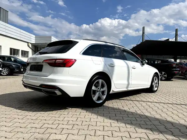 AUDI A4 AVANT (4/27)