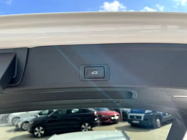 AUDI A4 AVANT (8/27)