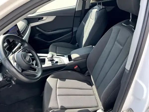 AUDI A4 AVANT (9/27)