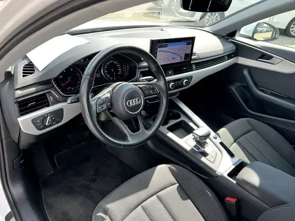 AUDI A4 AVANT (10/27)