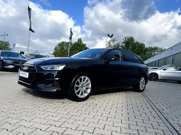 AUDI A4 AVANT (1/28)
