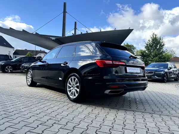 AUDI A4 AVANT (2/28)