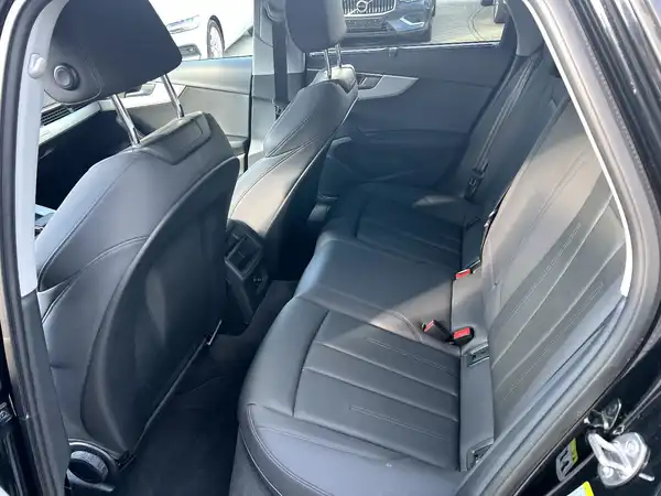 AUDI A4 AVANT (13/28)