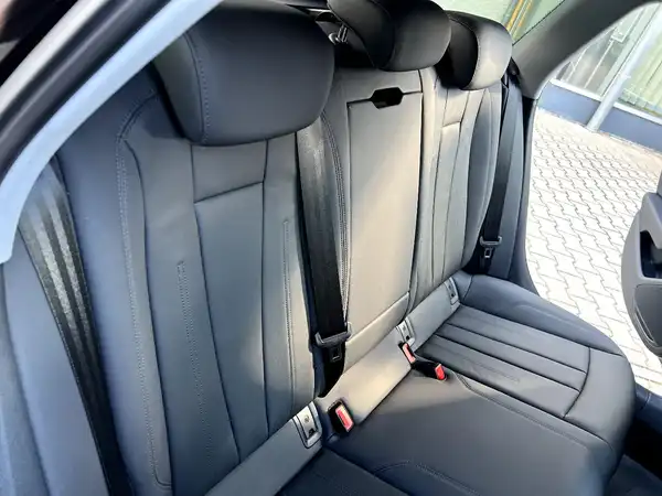 AUDI A4 AVANT (17/28)