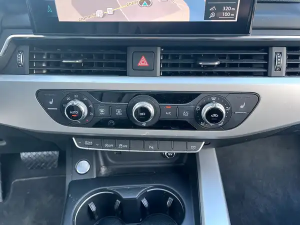 AUDI A4 AVANT (25/28)