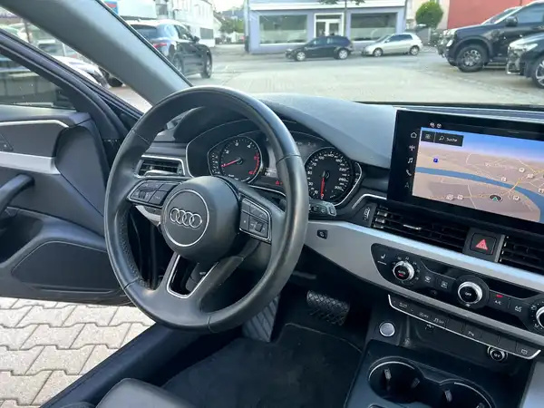 AUDI A4 AVANT (27/28)