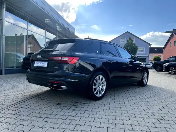 AUDI A4 AVANT (4/28)