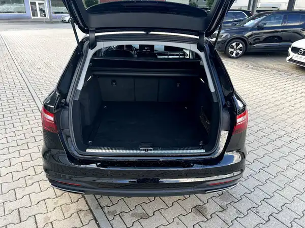 AUDI A4 AVANT (7/28)
