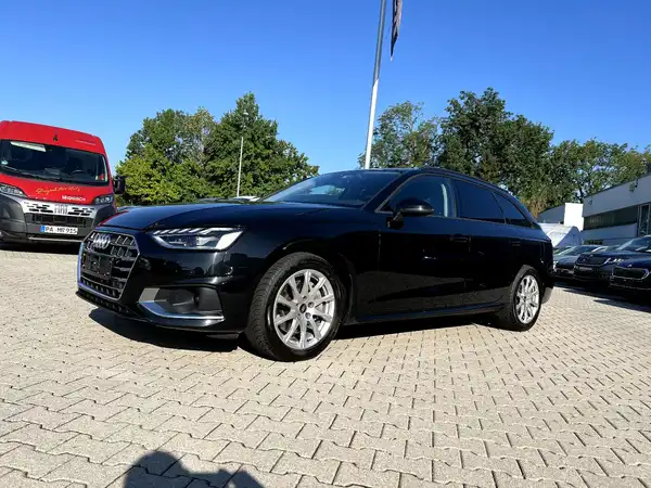 AUDI A4 AVANT (1/27)