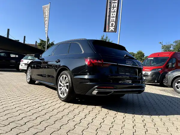 AUDI A4 AVANT (2/27)