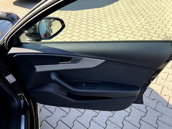 AUDI A4 AVANT (20/27)