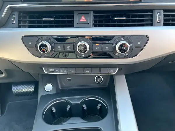 AUDI A4 AVANT (24/27)