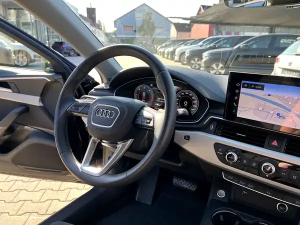 AUDI A4 AVANT (26/27)