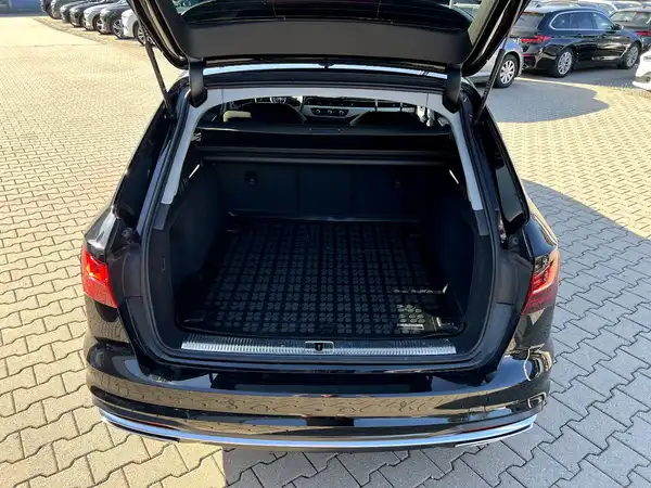 AUDI A4 AVANT (7/27)