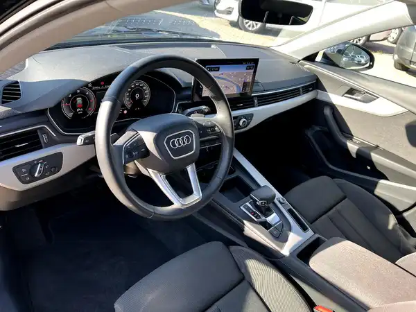 AUDI A4 AVANT (9/27)